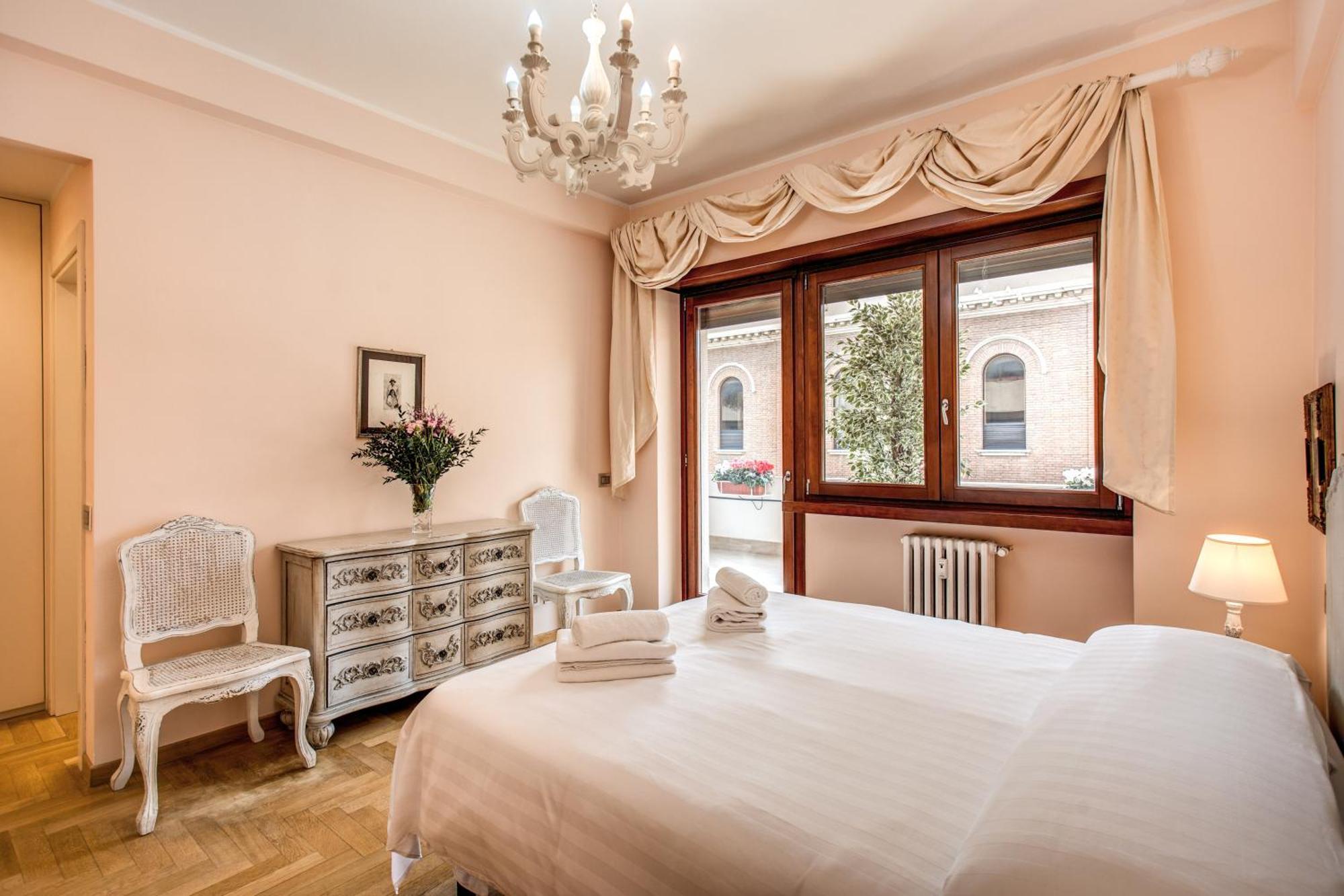Apartment La Dolce Of Via Veneto - Prestigious With Wonderful Terrace In The Historic Center Rom